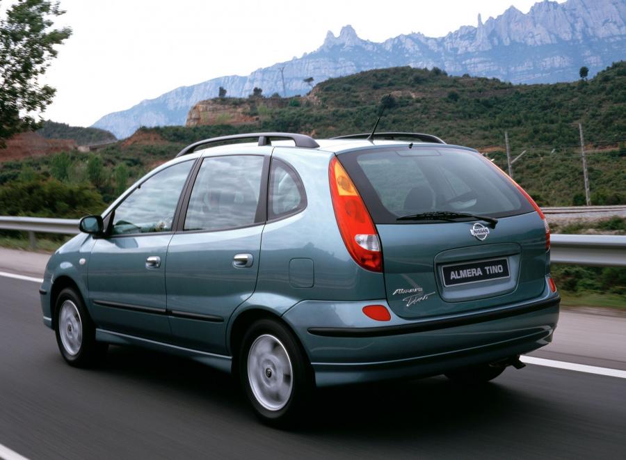  Nissan Almera Tino 2000 года  (фото 11 из 18)